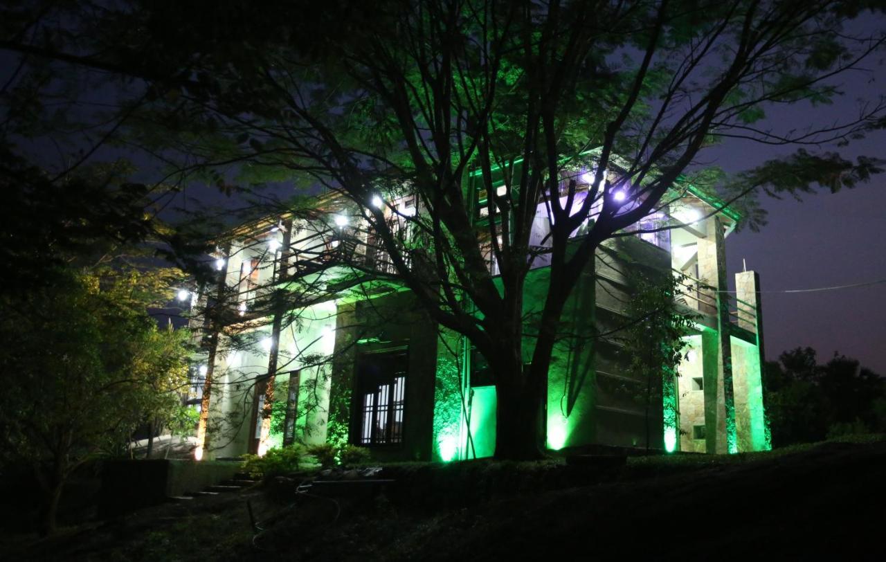Отель Green Castle Канди Экстерьер фото